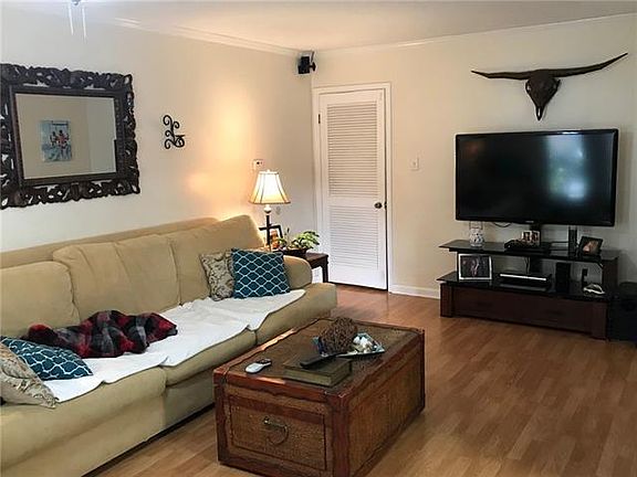 3rd image of 832 Bellemeade Blvd