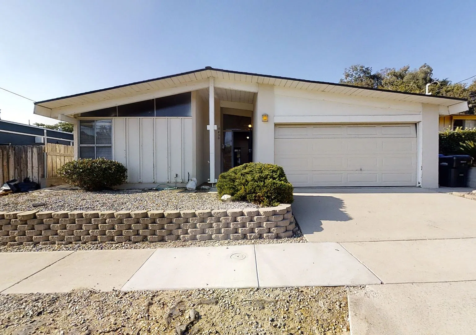 Spacious 4BD/2BA on Baja — Photo 2