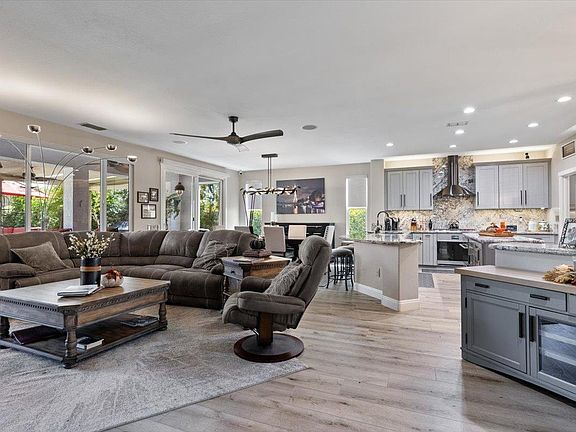 4th image of 329 Snapdragon Ln