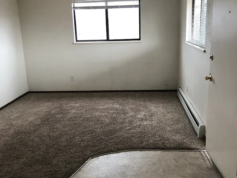 1225 Kennedy Ave — Photo 4