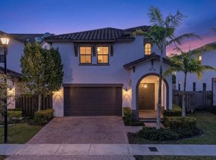 8751 NW 102nd Pl, Doral, FL 33178