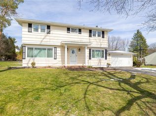303 Willowcrest Dr, Rochester, NY 14618