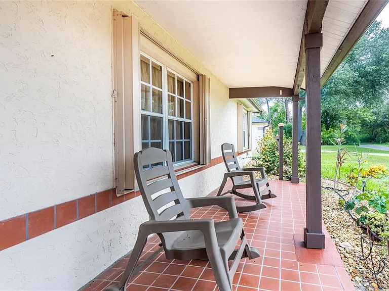 18407 Avon Ave — Photo 4