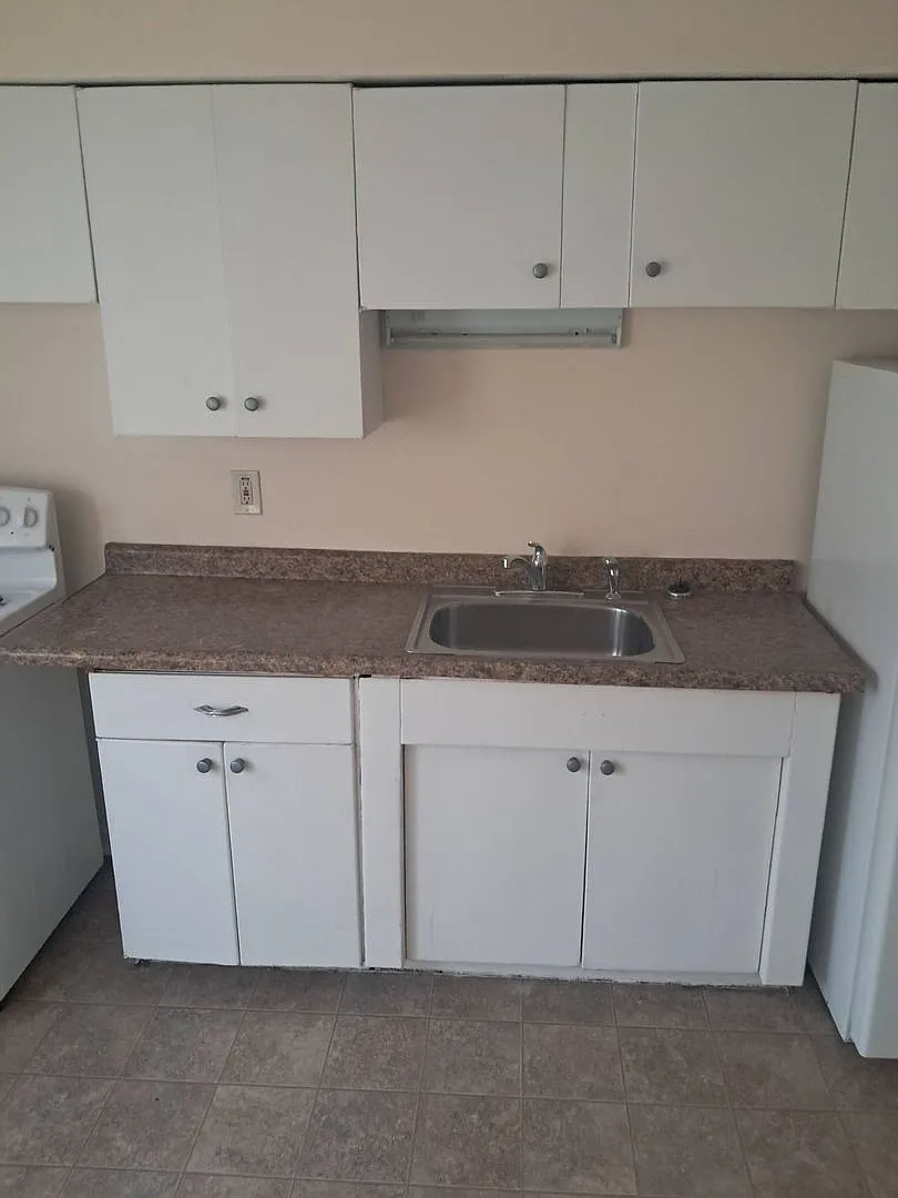 232N75thK — Photo 3