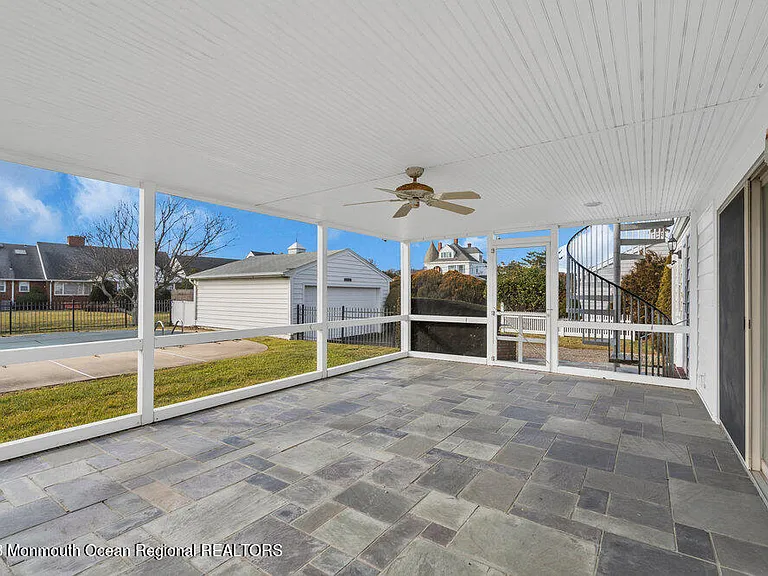 7 Howell Ave — Photo 30