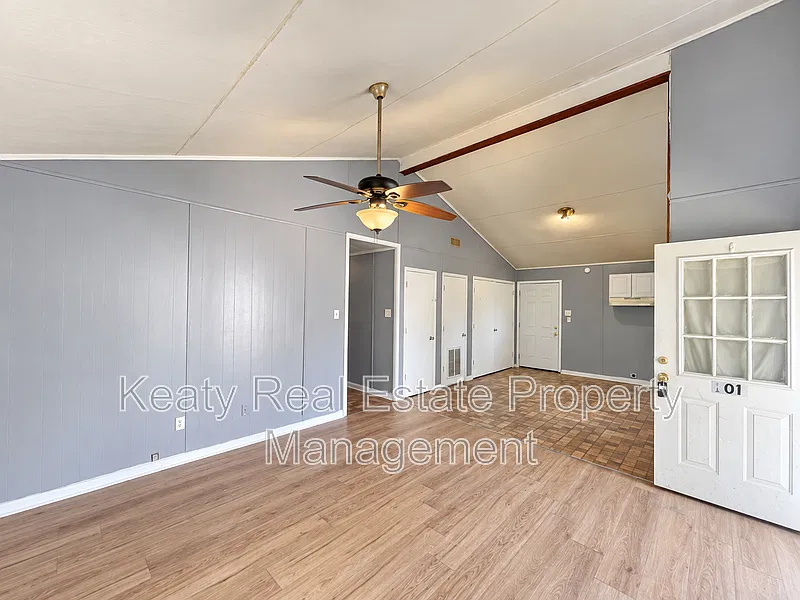 3 bed, 2.0 bath, 1100 sqft, $900 — Photo 3