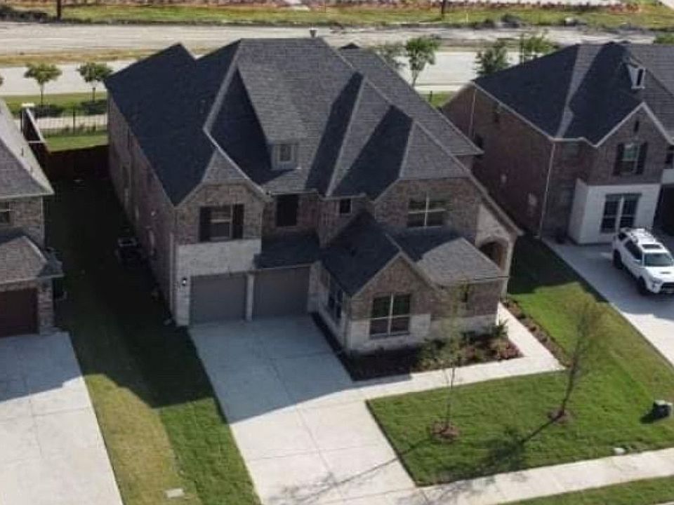 2nd image of 2541 Bottlebrush Dr