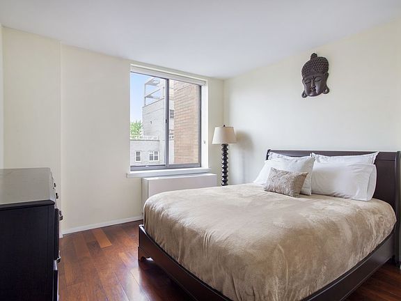 4th image of 157 E 32nd St APT 20C