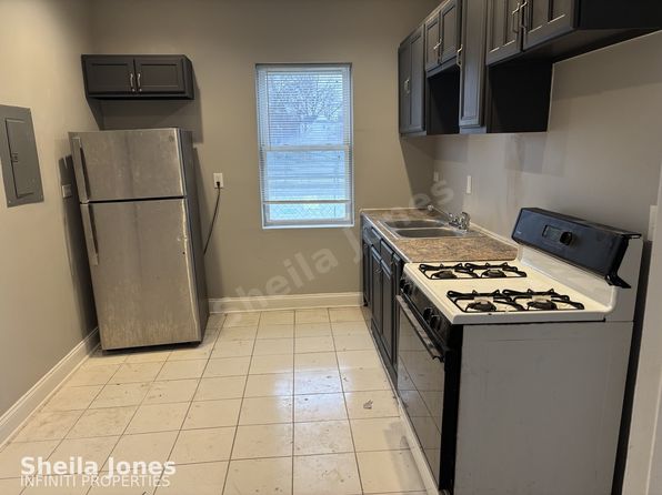 7053 S Dante Ave #1F