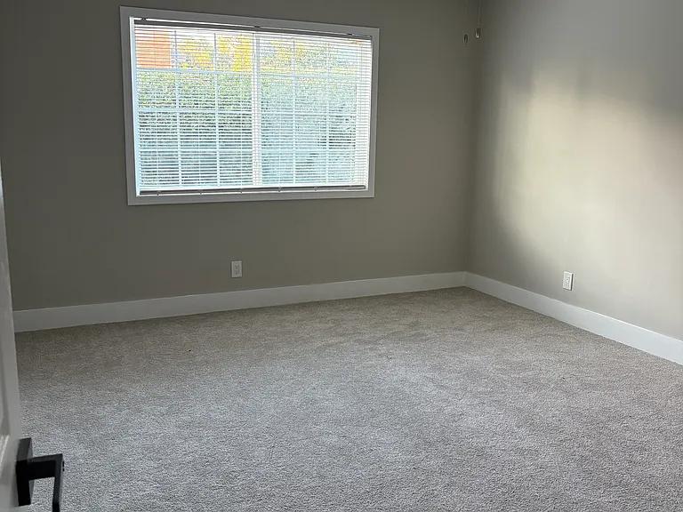 2612 Steele Ave SW — Photo 3