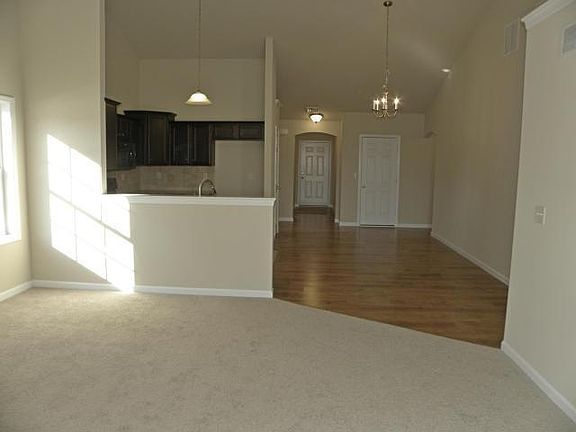 3rd image of 1342 Willow Creek Dr #104