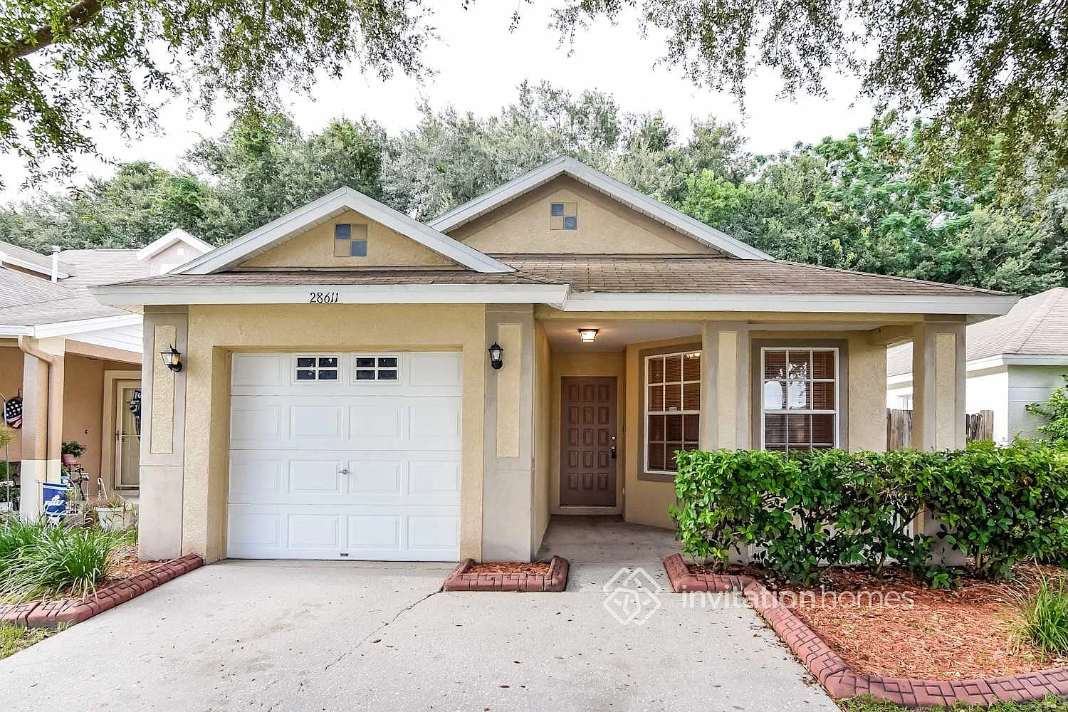 28611 Seashell Ct Zephyrhills, FL 33545 — Photo 2