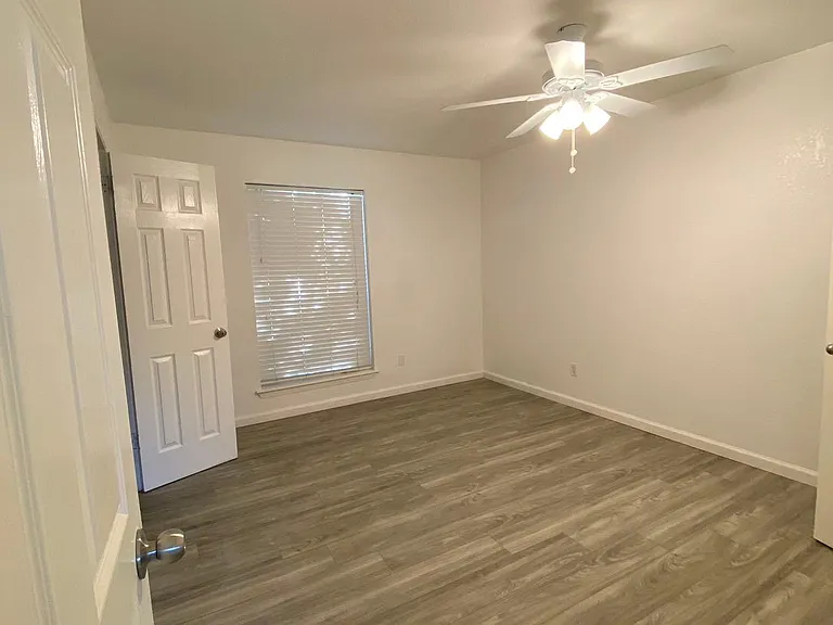 3501 Gatewood Ln — Photo 11