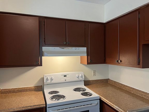 4th image of 2912 NE 19th St