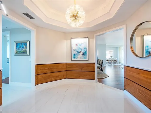 8960 Bay Colony DR #801, NAPLES, FL 34108