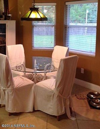 Dining Area    Bay Window