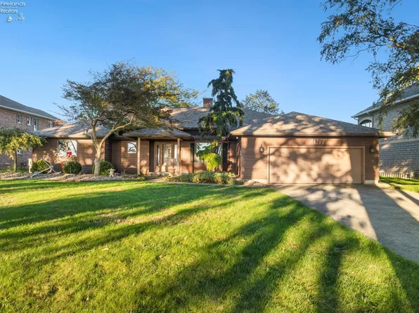 2157 Cedar Point Rd, Sandusky, OH 44870