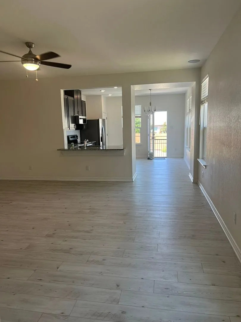 114 E Granite Shores Drive Boerne, TX 78006 — Photo 4