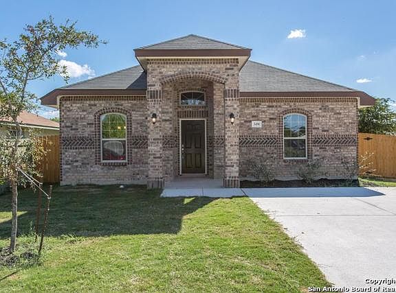 2nd image of 3450 Aragon Dr