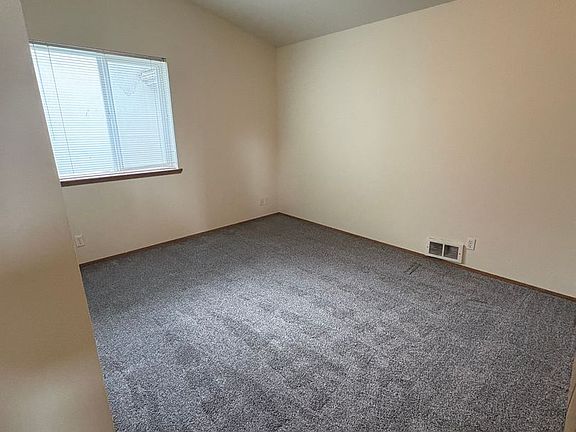 3rd image of 1302 N 152nd St APT 5