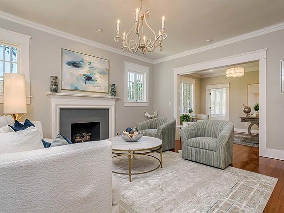 4th image of 800 S Oregon Ave