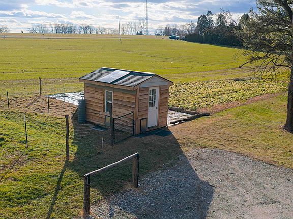 3rd image of 2856 Zink Rd