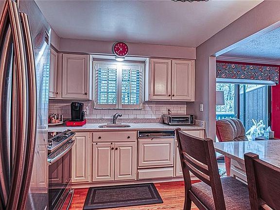4th image of 409 Sewickley Heights Dr