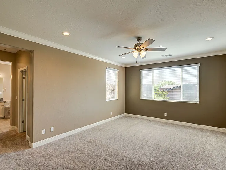 1148 Cordova Ave — Photo 10