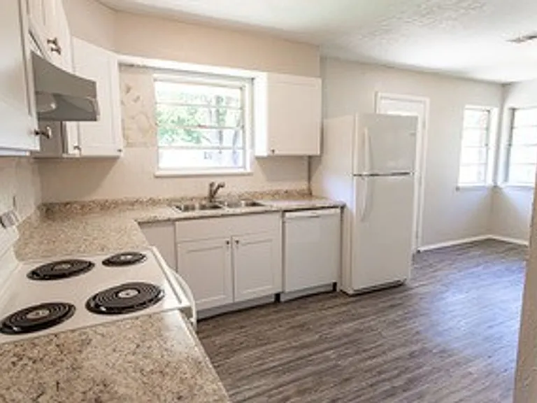 3009 N Vermont Ave — Photo 13