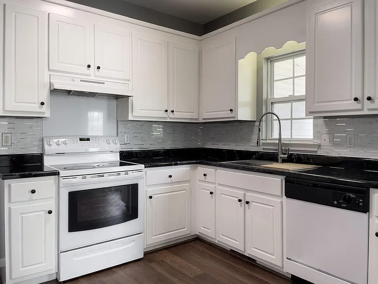 2230 Hummingbird Ln — Photo 4