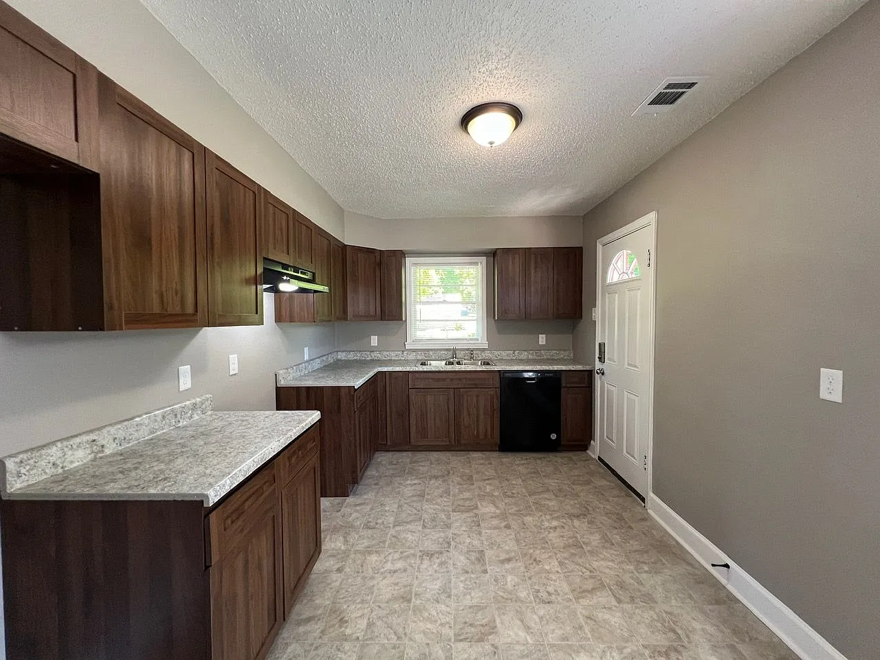 1691 Paullus Ave — Photo 3