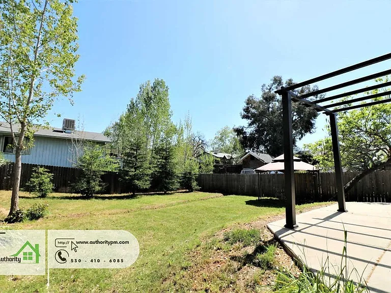 1417 Montana Ave — Photo 26
