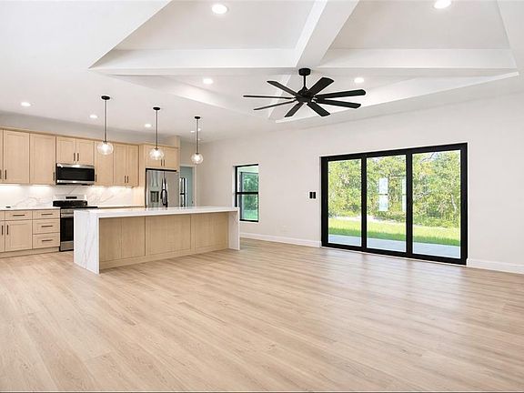 3rd image of 6231 Rowe St