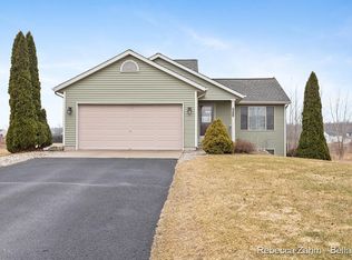 2180 Avalon View Dr NE, Cedar Springs, MI