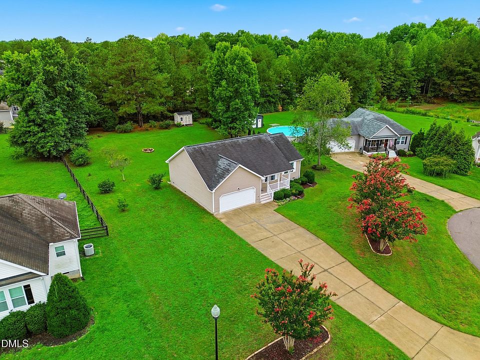 1st image of 35 Hadleigh Way