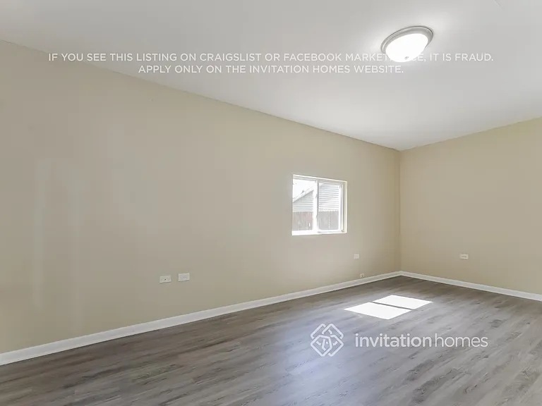 1694 Clifford St — Photo 15