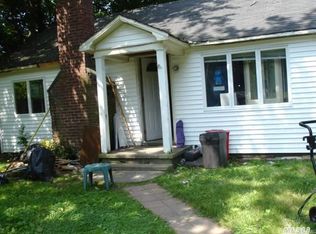 392 Grove Ave, Patchogue, NY 11772