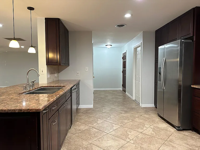 710 Morningside Dr — Photo 4