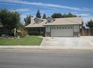 7400 Cherish Rose Ln, Bakersfield, CA 93313