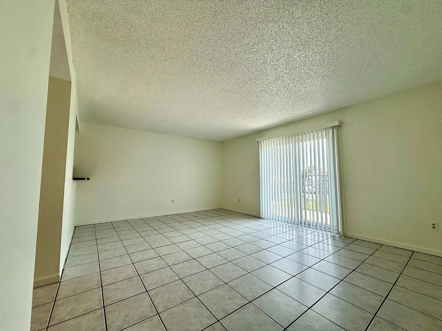 3 bed, 2.5 bath, 1650 sqft, $2,725 — Photo 4