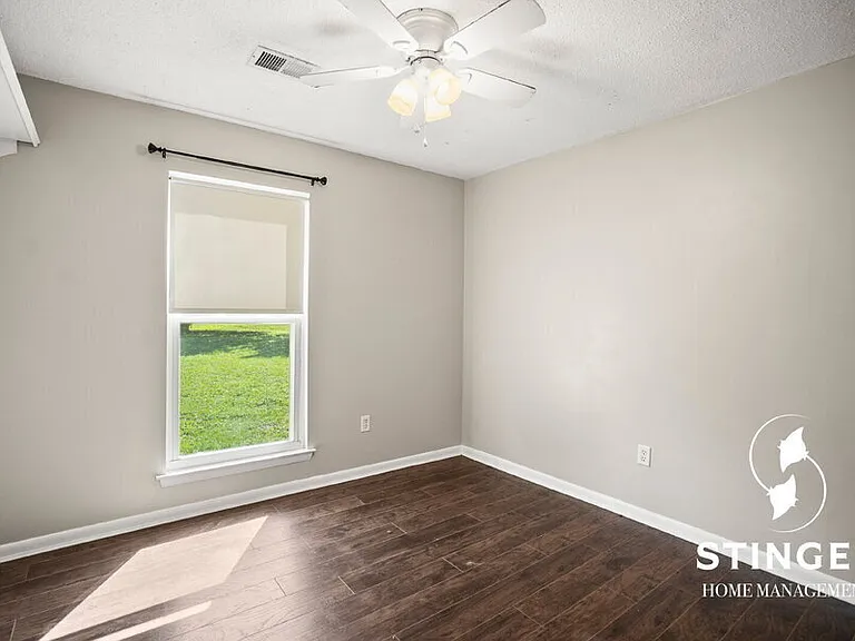 1713 Drayton Dr — Photo 9