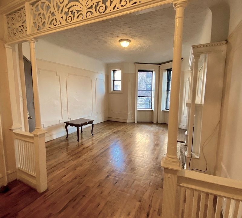 1st image of 832 Washington Ave #2L