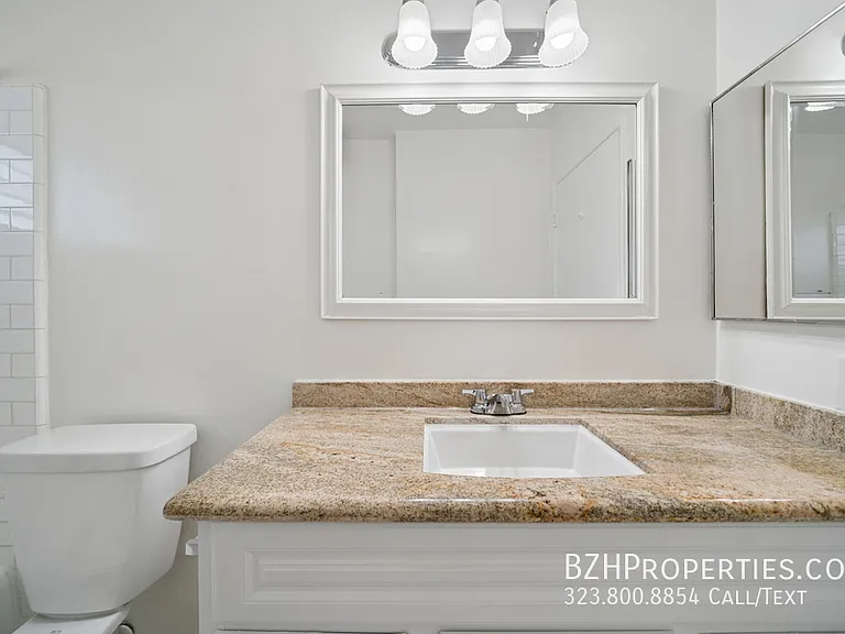 5303 1/2 Vantage Ave — Photo 12