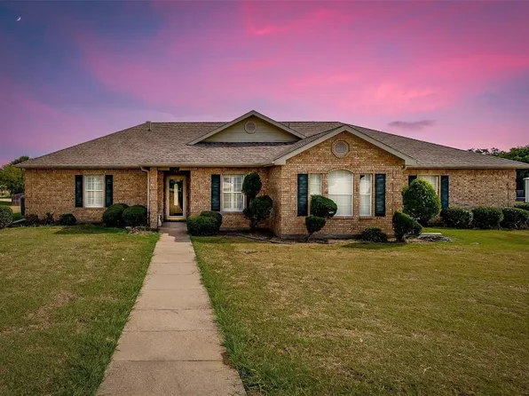 8301 Harvest Dr, Grandview, TX 76050