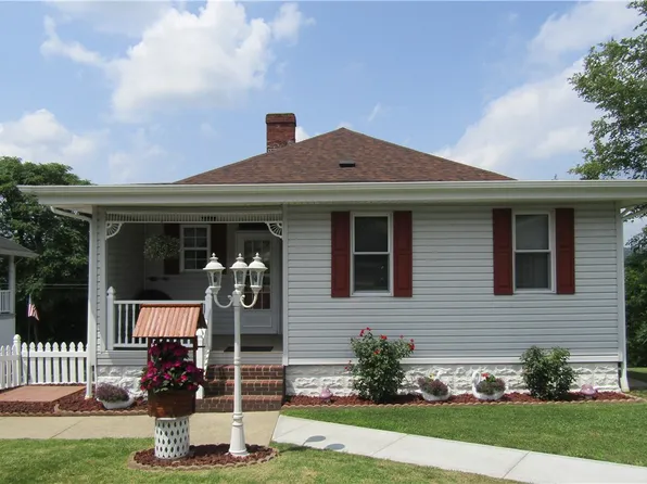 22 Robinson St, Monongahela, PA 15063