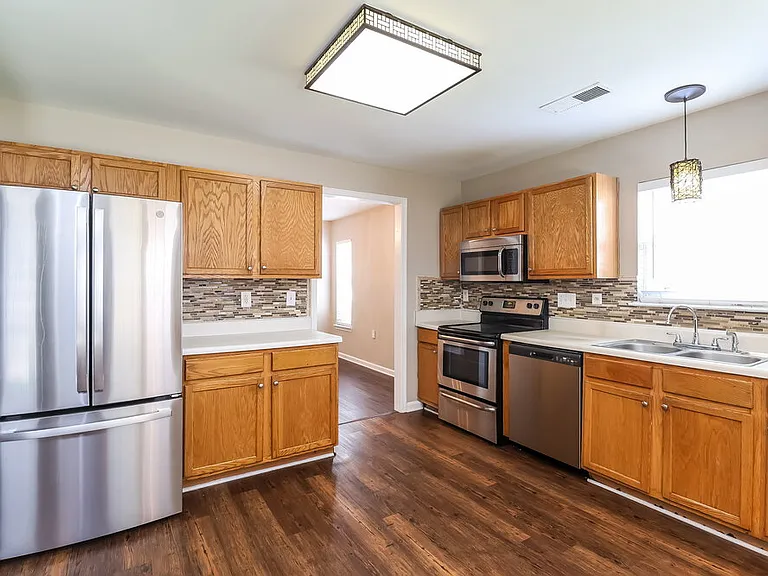 11909 Aubreywood Dr — Photo 9