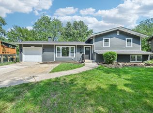 6933 Parkview Dr, Downers Grove, IL 60516