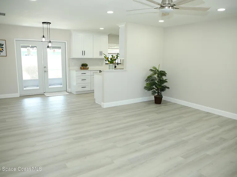 922 Carolina Ave S — Photo 5