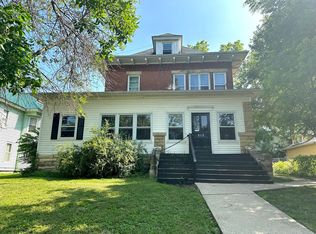 513 W Main St, Anamosa, IA 52205