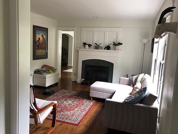 Living room/study to the right of front entrance (with a gas fireplace)